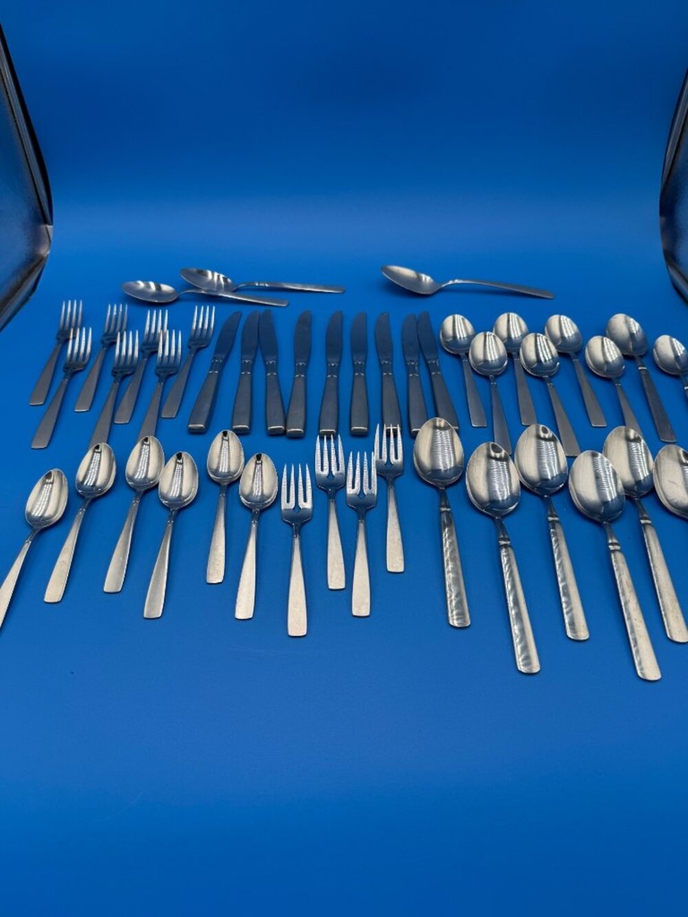 Oneida Satin Accent Flatware Set Spoons Forks Knives 43 Pc Set
